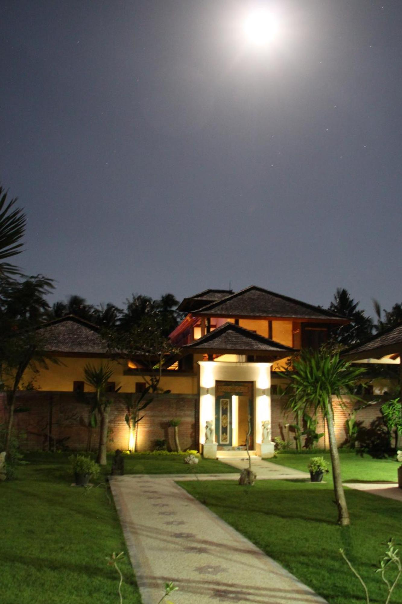 Villa Rumah Isah Candidasa Exterior foto